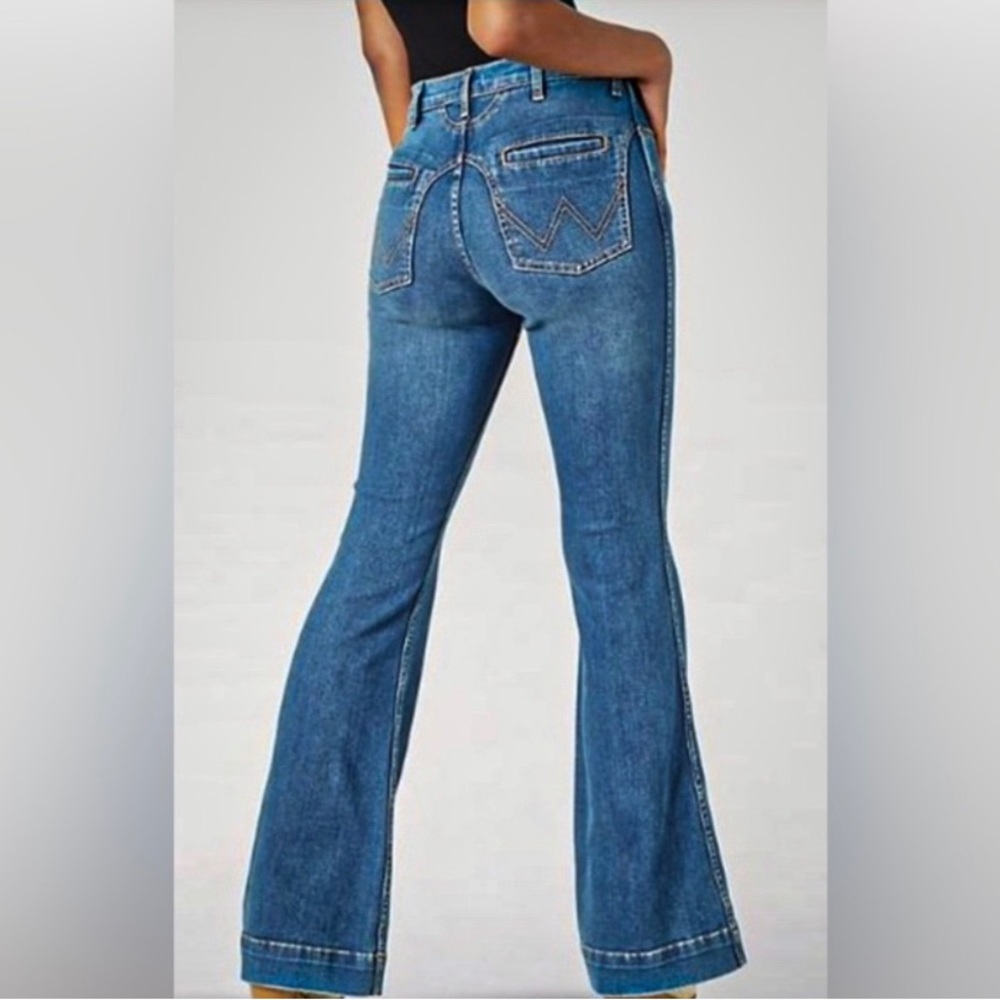 Wrangler Western Yoke Flare Jeans